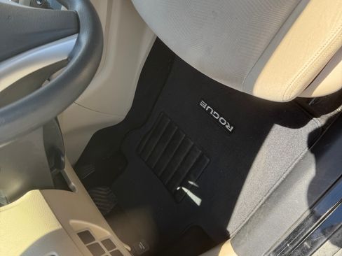 Used 2016 Nissan Rogue S image 16