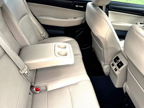 Used 2016 Subaru Legacy 3.6R Limited image 4