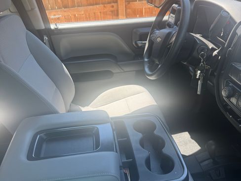 Used 2018 Chevrolet Silverado 1500 W/T w/ Trailering Package image 27