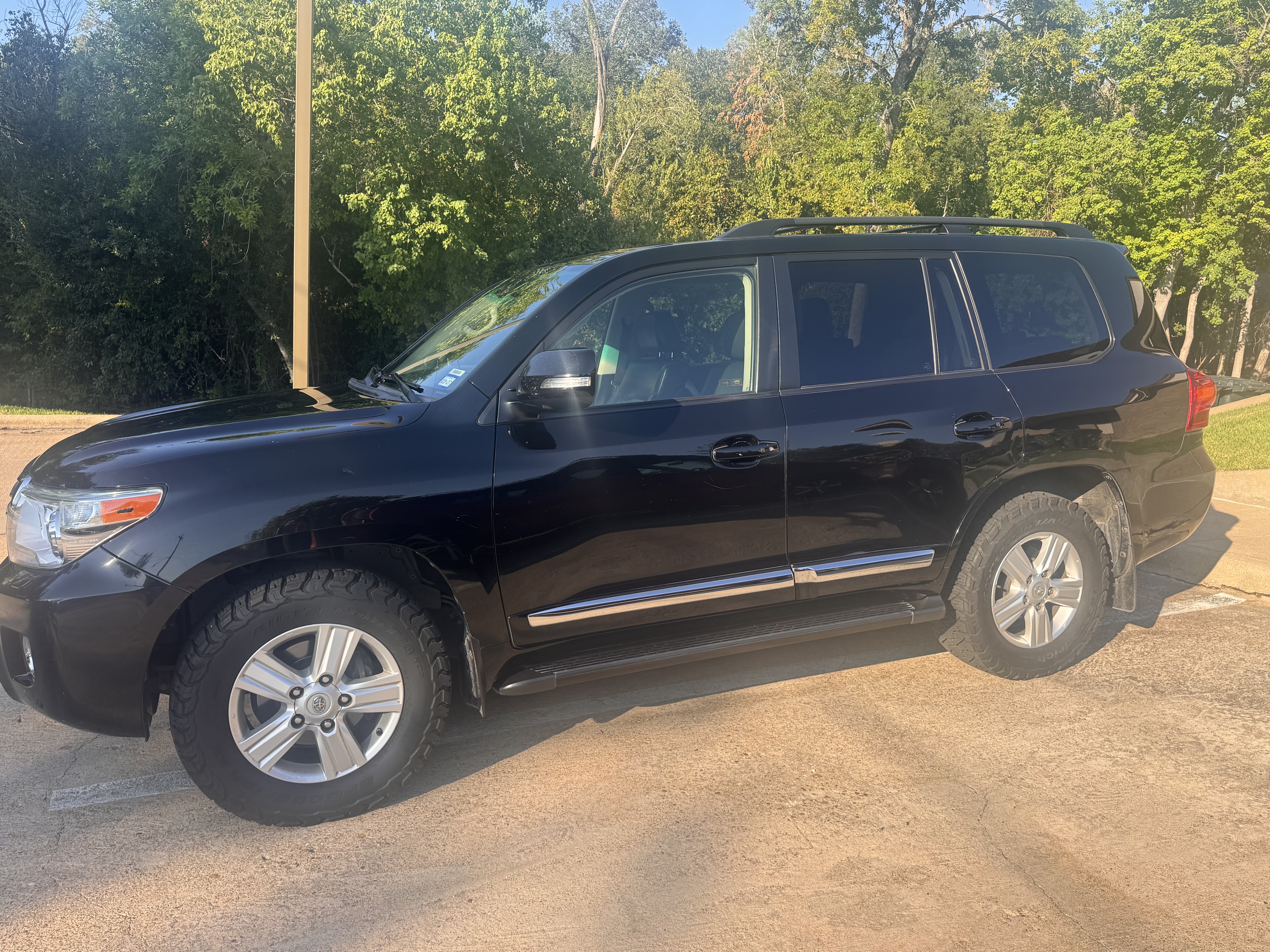 Used 2015 Toyota Land Cruiser AWD/4WD image 1