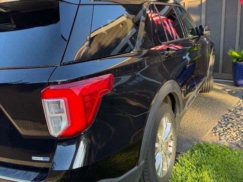 Used 2020 Ford Explorer Limited AWD/4WD image 2