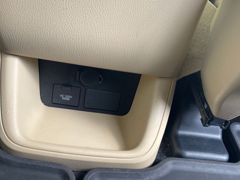 Used 2016 Toyota Highlander Limited Platinum image 25