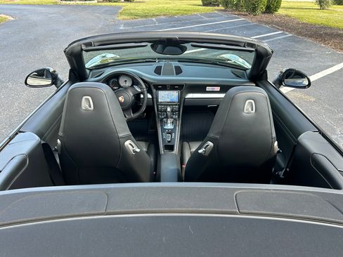 Used 2013 Porsche 911 Carrera 4S image 13