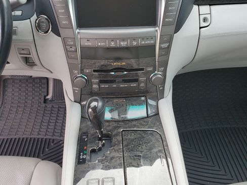 Used 2007 Lexus LS 460 L image 12