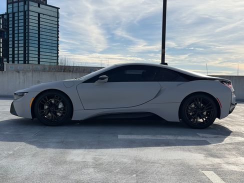 Used 2017 BMW i8 image 6