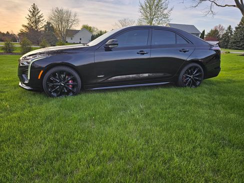 Used 2021 Cadillac CT4 V w/ Technology Package image 15