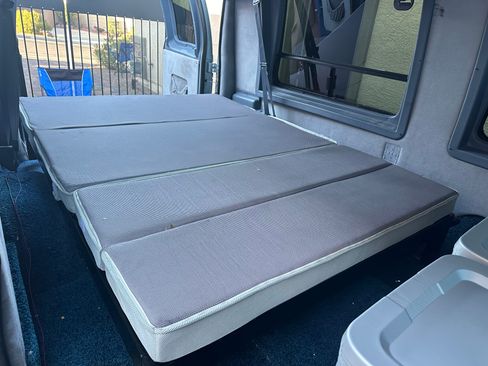 Used 1999 Ford E-150 and Econoline 150 image 18