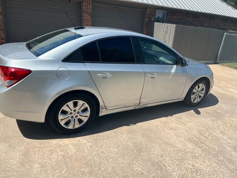 Used 2015 Chevrolet Cruze LS image 10