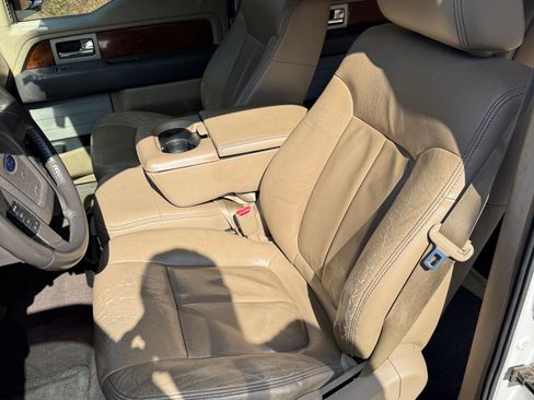 Used 2010 Ford F150 Lariat image 10