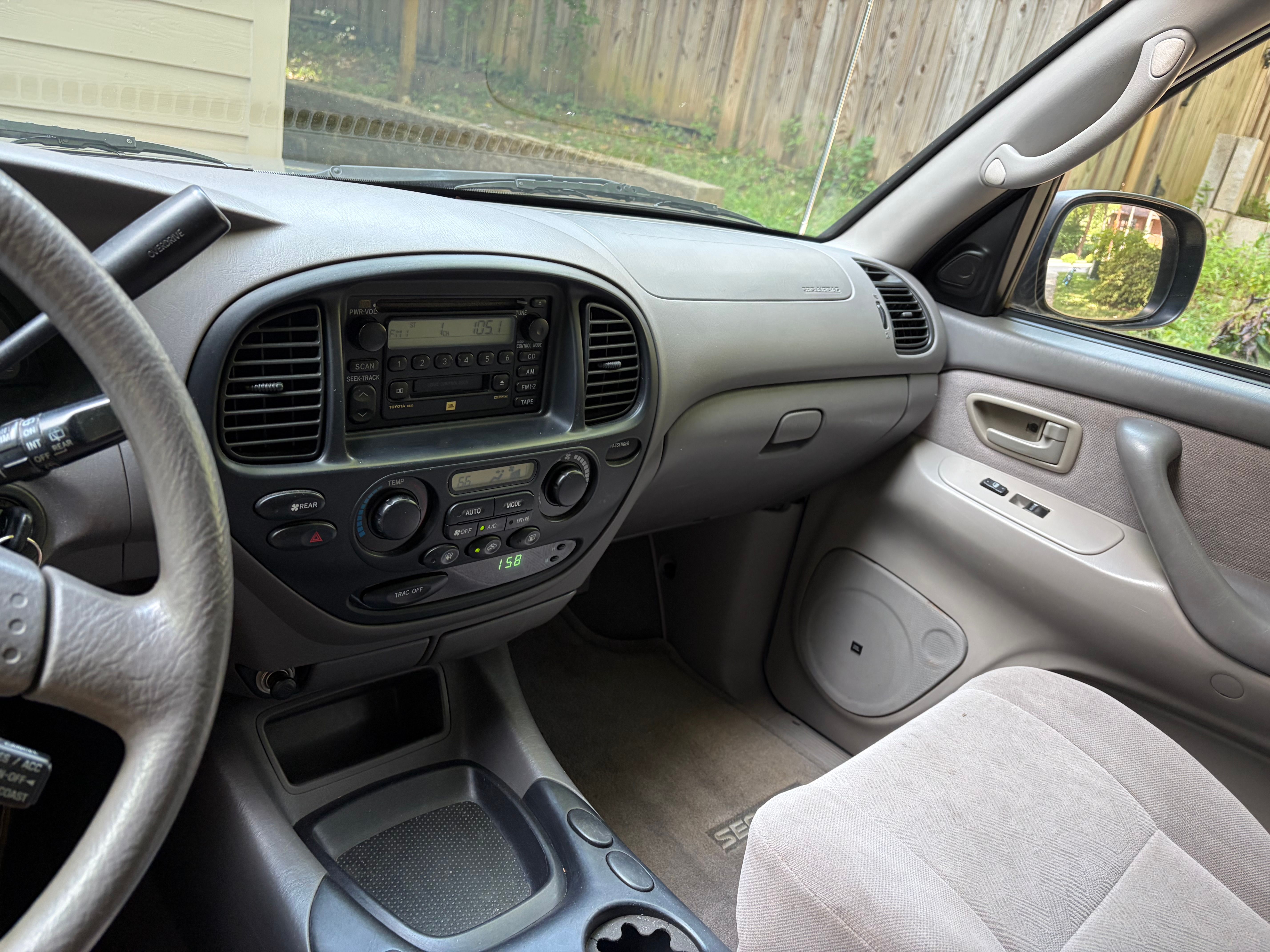 Used 2002 Toyota Sequoia SR5 RWD image 4