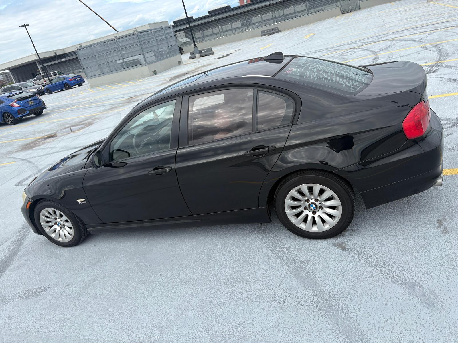 Used 2009 BMW 328i xDrive Sedan AWD/4WD image 11