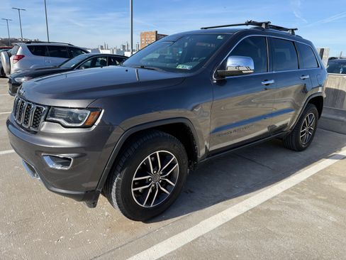 Used 2019 Jeep Grand Cherokee Limited w/ Luxury Group II image 10