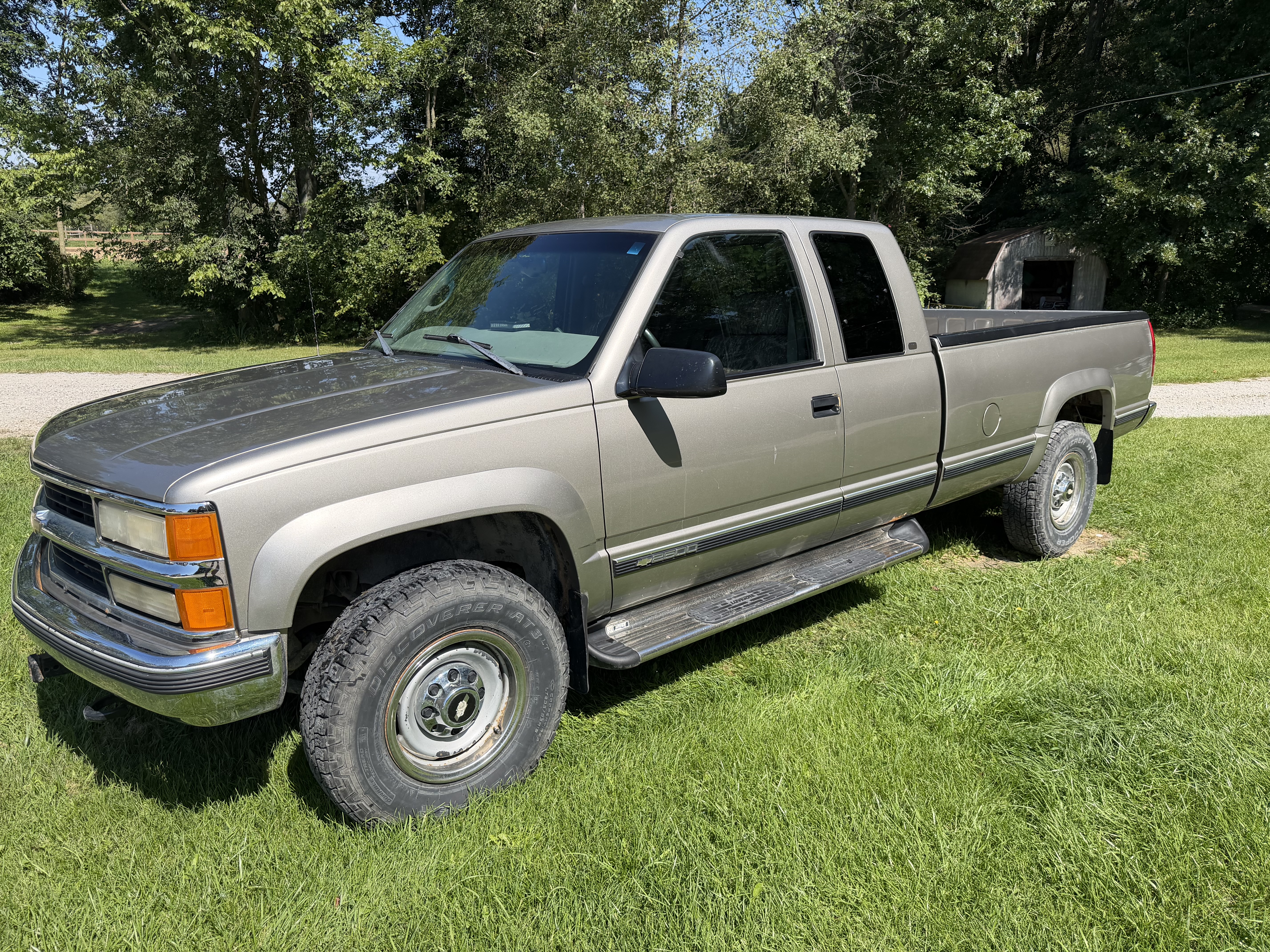 Used 1998 Chevrolet Silverado 2500 4x4 Extended Cab w/ Preferred Equipment Group 3 image 1