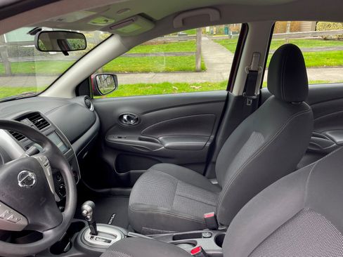 Used 2018 Nissan Versa SV image 31