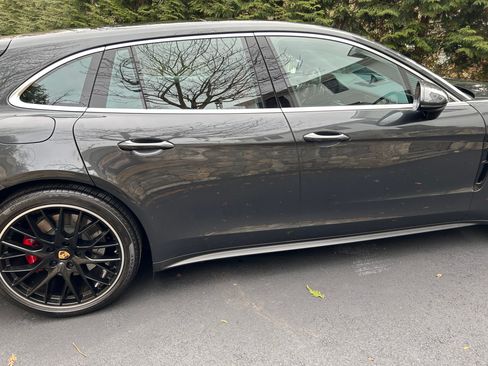 Used 2022 Porsche Panamera 4S w/ Premium Package image 2