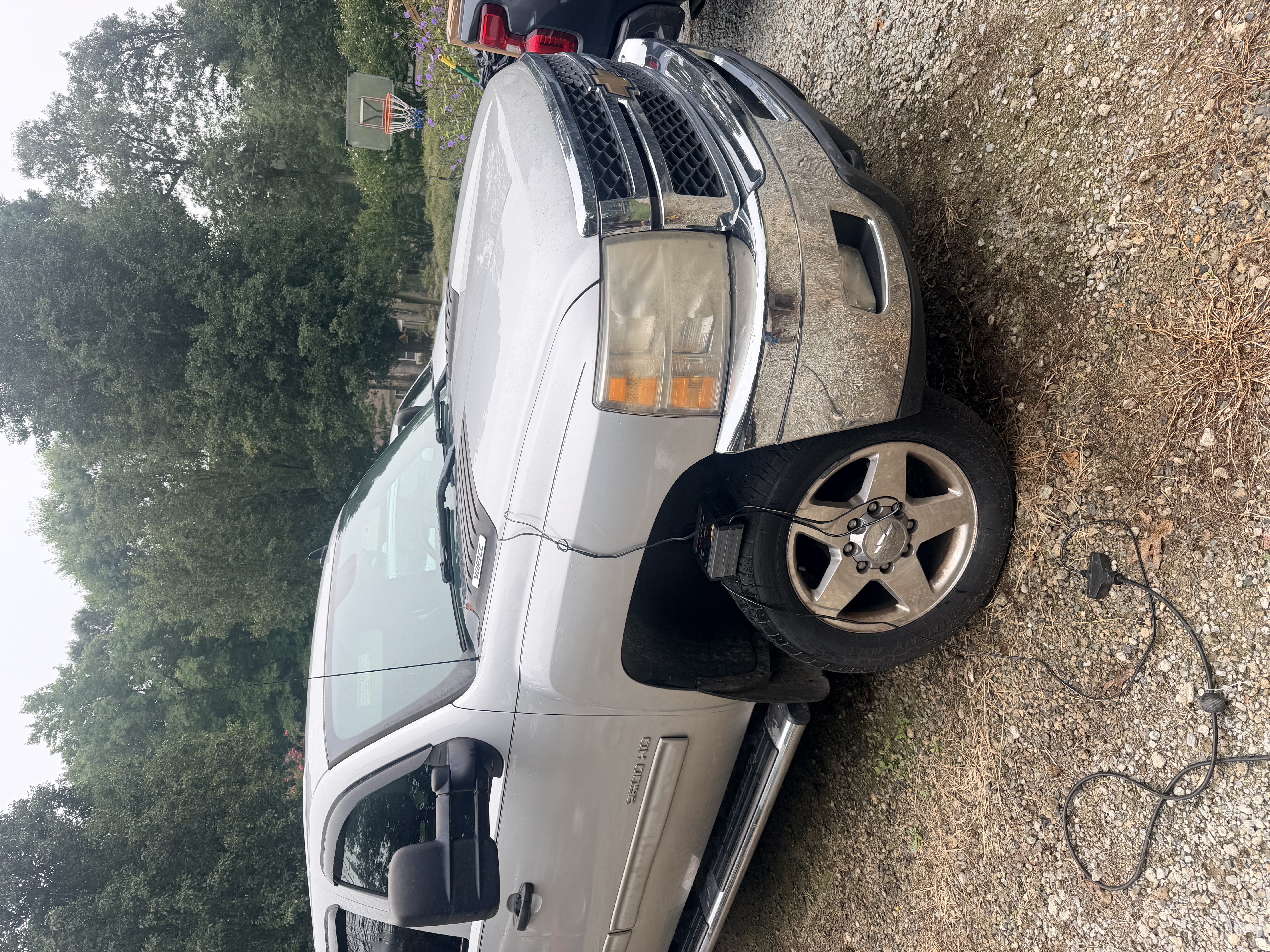 Used 2011 Chevrolet Silverado 2500 LT w/ Interior Plus Package AWD/4WD image 2