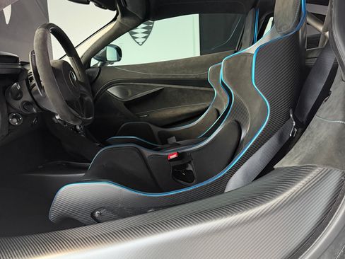 Used 2021 McLaren 765LT RWD image 17