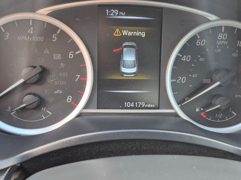 Used 2018 Nissan Sentra SV FWD image 11