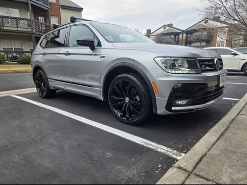 Used 2021 Volkswagen Tiguan SE R-Line image 4
