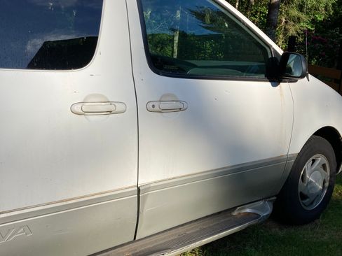 Used 2000 Toyota Sienna XLE FWD image 5