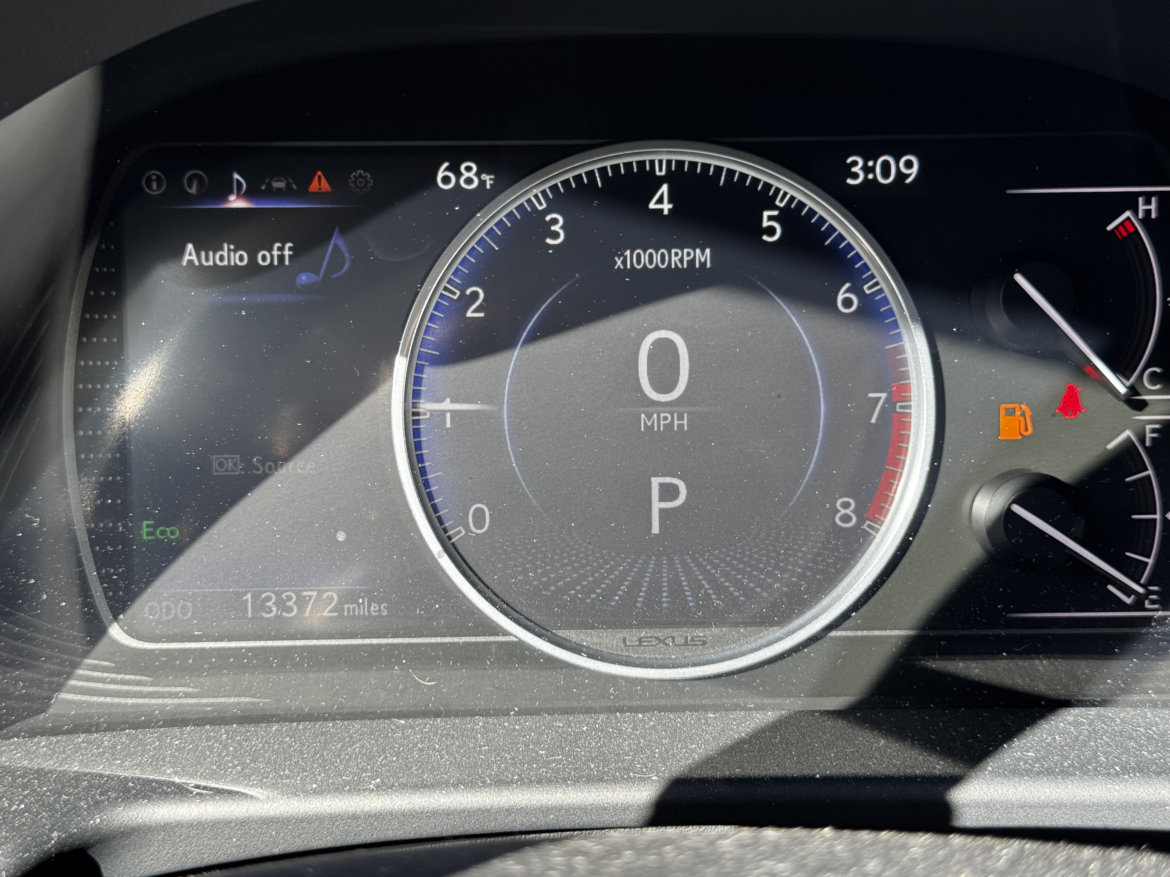Used 2025 Lexus ES 350 w/ Luxury Package FWD image 9