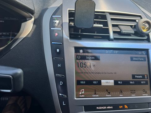 Used 2017 Lincoln MKZ Reserve FWD image 17