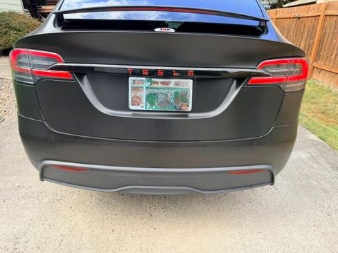 Used 2022 Tesla Model X Plaid AWD/4WD image 8