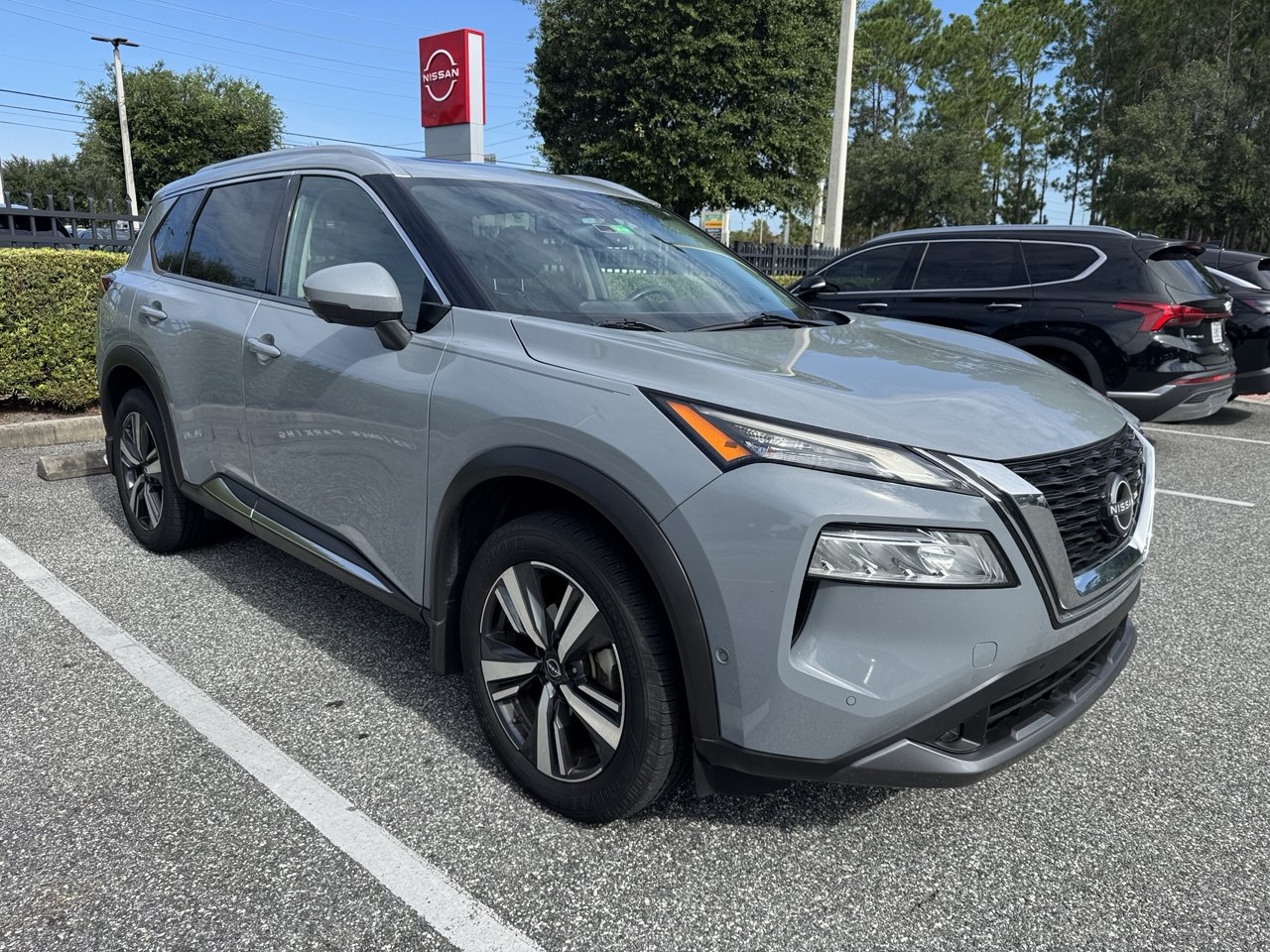 Used 2022 Nissan Rogue SL w/ SL Premium Package FWD image 1