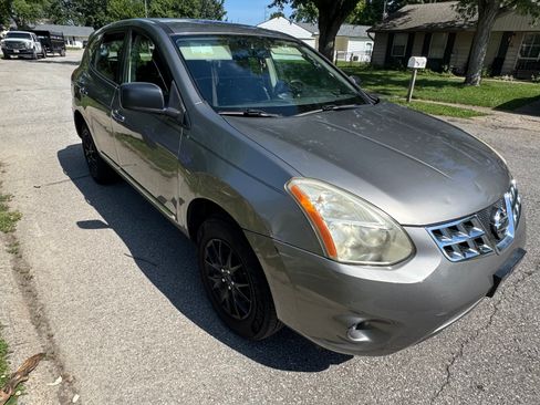 Used 2013 Nissan Rogue S AWD/4WD image 6