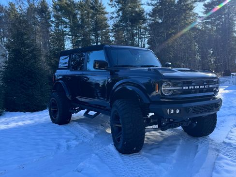 Used 2023 Ford Bronco Outer Banks image 11