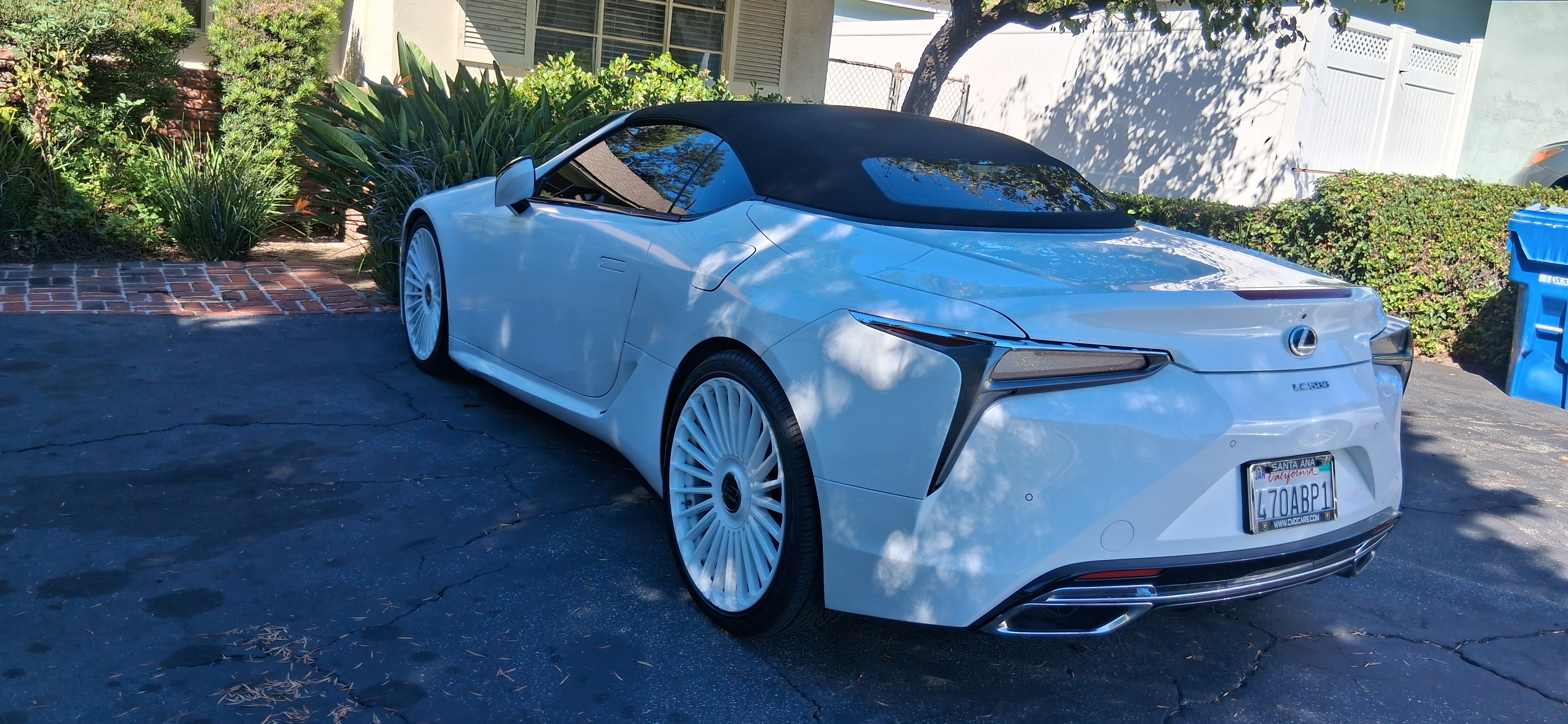 Used 2022 Lexus LC 500 Convertible w/ Touring Package RWD image 2
