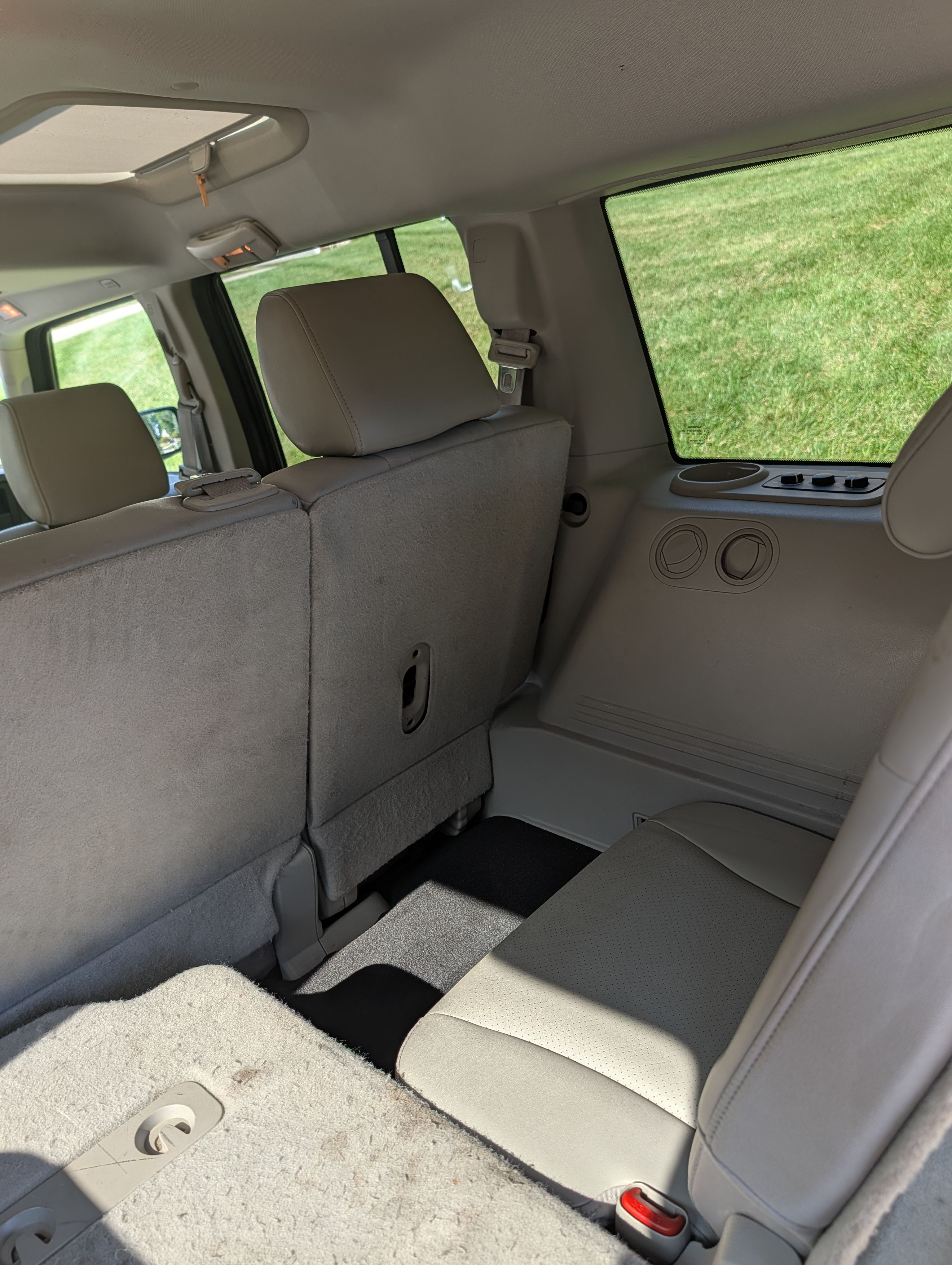 Used 2006 Jeep Commander Limited AWD/4WD image 17