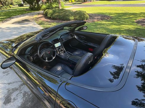 Used 2002 Chevrolet Corvette Convertible w/ Preferred Equipment Group2 RWD image 9