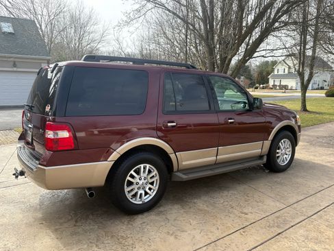 Used 2012 Ford Expedition XLT image 10