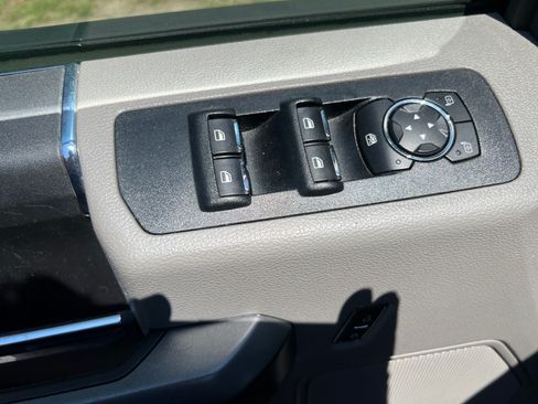 Used 2017 Ford F150 XLT RWD image 19