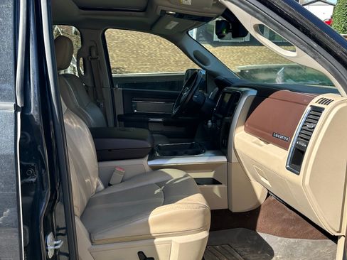 Used 2015 RAM 1500 Laramie w/ Convenience Group image 11