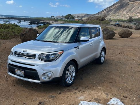 Used 2019 Kia Soul + image 4