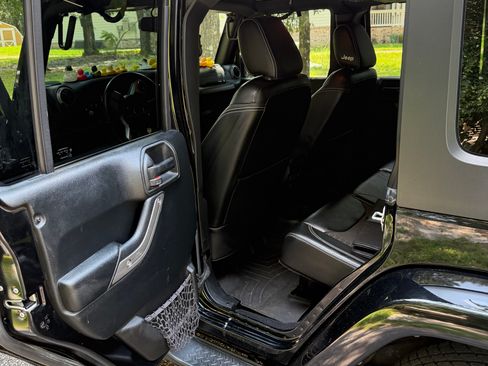 Used 2017 Jeep Wrangler Unlimited Sport AWD/4WD image 12