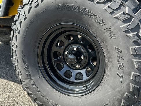 Used 2000 Jeep Wrangler Sport image 2