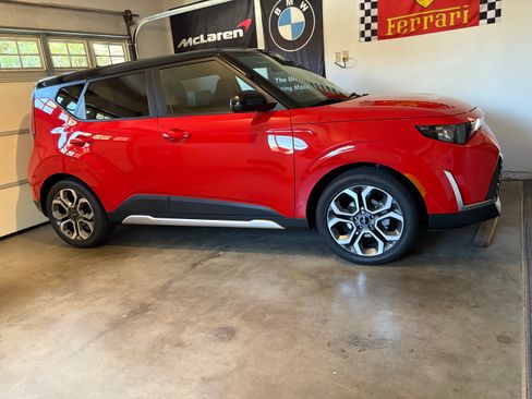 Used 2025 Kia Soul EX image 11