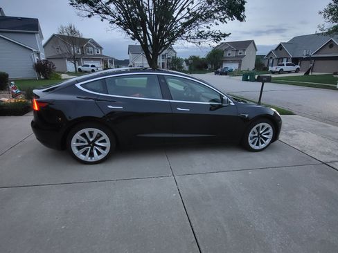 Used 2020 Tesla Model 3 Standard Range Plus image 5