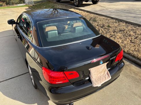 Used 2012 BMW 328i Convertible image 9