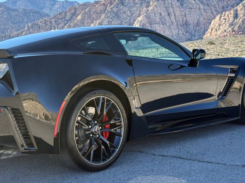 Used 2017 Chevrolet Corvette Z06 image 9