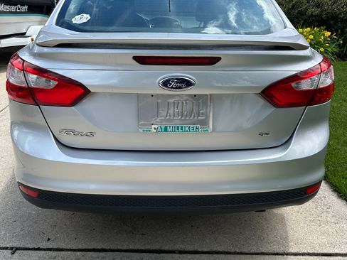Used 2012 Ford Focus SE w/ SE Sport Pkg FWD image 9