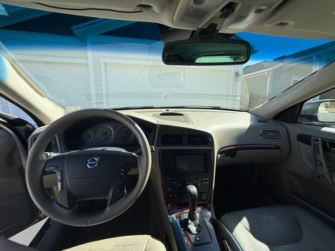 Used 2006 Volvo XC70 Ocean Race Edition image 6