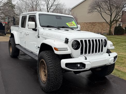 Used 2021 Jeep Gladiator Overland image 9