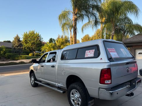 Used 2017 RAM 2500 Tradesman w/ Chrome Appearance Group AWD/4WD image 4