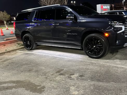 Used 2023 Chevrolet Suburban Premier w/ Premium Package image 23