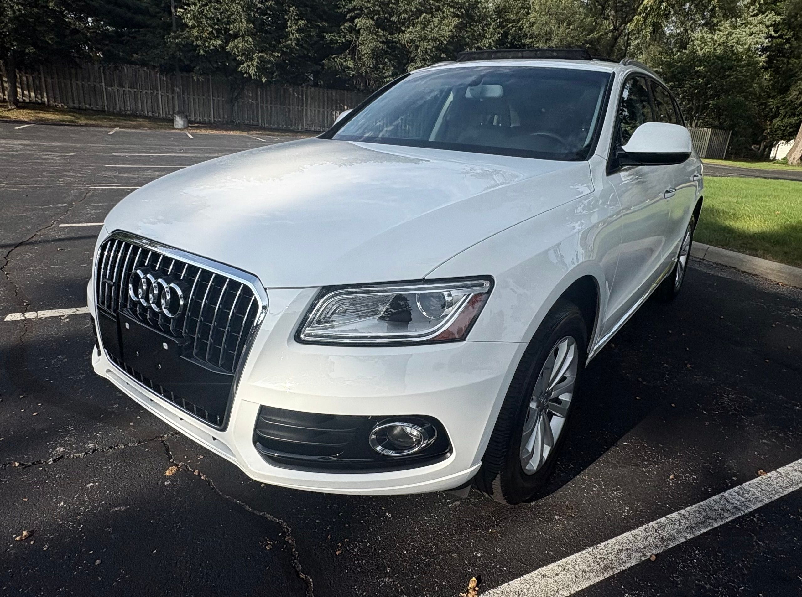 Used 2017 Audi Q5 2.0T Premium w/ Audi MMI Navigation Plus AWD/4WD image 4