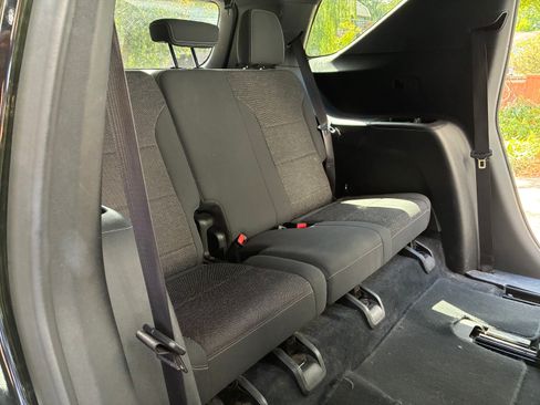 Used 2025 Chevrolet Traverse LT AWD/4WD image 6